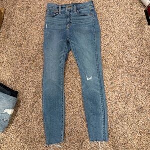 Women’s Skinny Mid-Rise Jeans in Faded Blue